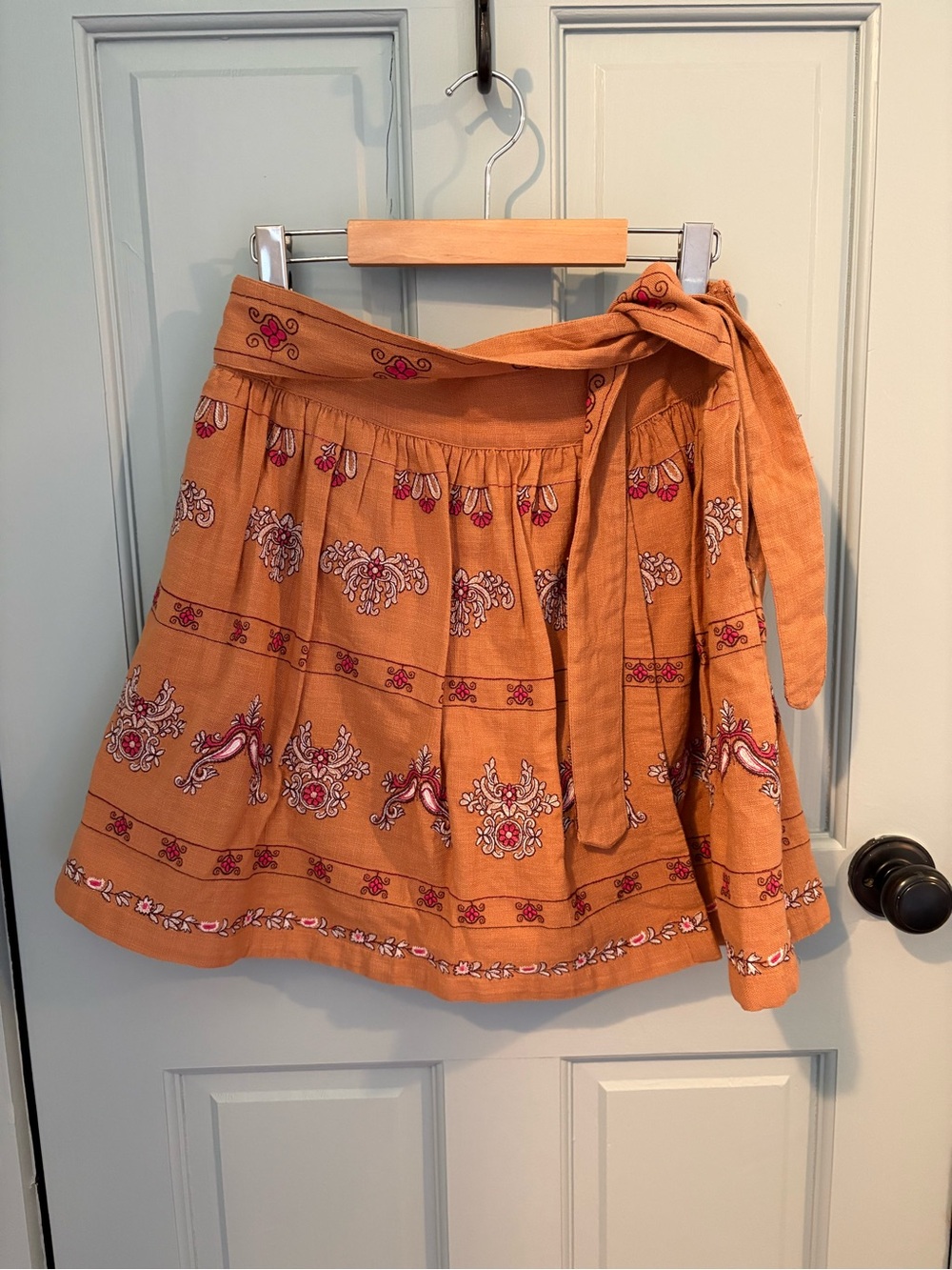 Anthropologie Women’s Wrap Skirt - Rust Floral Embroidered Fabric